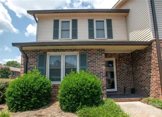 1330 5th St   NE #131, Hickory, NC 28601