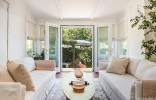 240 Jack Ln, Honolulu, HI 96817