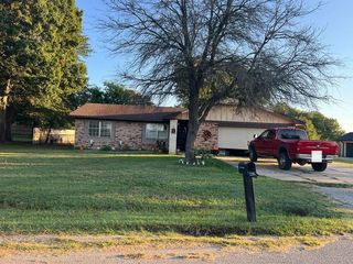 1014 Ash Dr, Sulphur, OK 73086