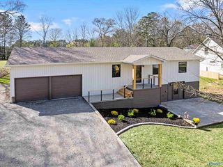 611 Cedar Cove Rd SE, Hartselle, AL 35640