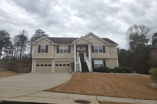 6438 Bearing Dr, Flowery Branch, GA 30542