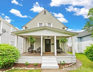 824 Crescent St NE, Grand Rapids, MI 49503