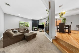 7 Flintlock Ter, Rockaway, NJ 07866
