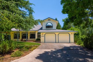 830 Stella Dr, Murphys, CA 95247