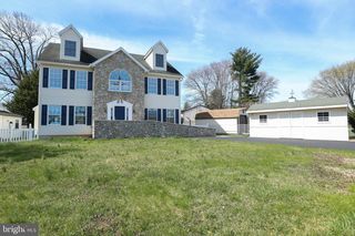 415 Albany Ct, Wallingford, PA 19086
