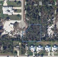 224 Fiji Way NE #4, Lake Placid, FL 33852