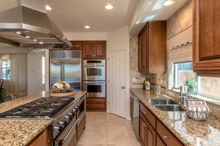 Double ovens & Sub-Zero Frig