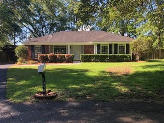 1390 Essex Ct, Mobile, AL 36695