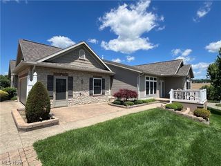 203 Heritage Xing, Sugarcreek, OH 44681