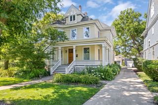 350 N  Delaplaine Rd, Riverside, IL 60546