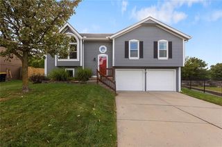 10636 N  Holmes St, Kansas City, MO 64155