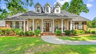 549 Longleaf Dr, Petal, MS 39465