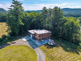 64 Bullock Rd, Norwich, VT 05055