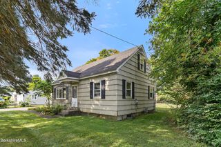 35 Robert St, Pittsfield, MA 01201