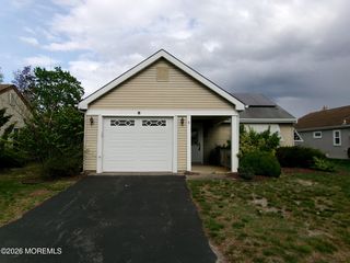 6 Harrow Place, Manchester, NJ 08759
