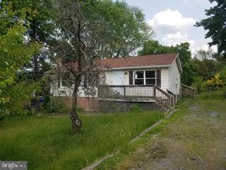 110 Laurel St, Moorefield, WV 26836