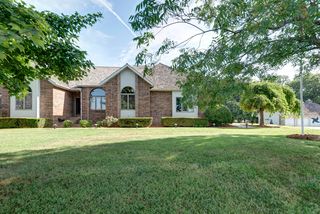 2104 W  Homestead Ct, Nixa, MO 65714