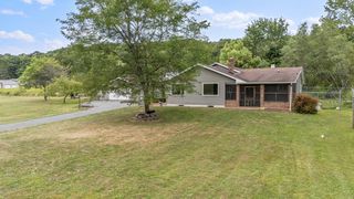 67 Campbell St, Grassflat, PA 16839