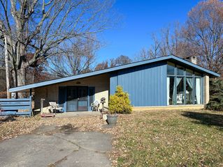 2332 E  State Road 163, Clinton, IN 47842