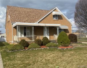 46 Saint Marys Dr, Lackawanna, NY 14218