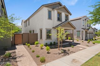 1989 W HIDE Trail, Phoenix, AZ 85085