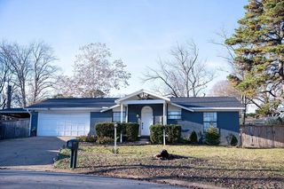1710 Troy Cir, Benton, AR 72019