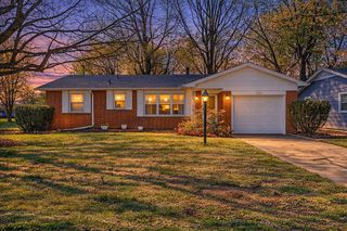 1362 E Bonaire Court, Springfield, MO 65803