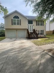 5160 Bridle Point Pkwy SW, Snellville, GA 30039