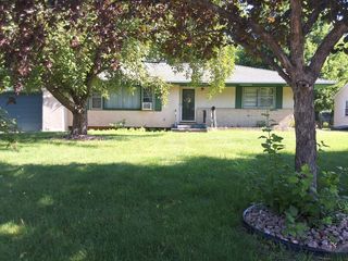 330 10th Ave SW, Cambridge, MN 55008