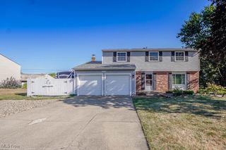 1659 King Dr, Uniontown, OH 44685