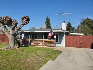 31 E Buckingham Way, Fresno, CA 93704