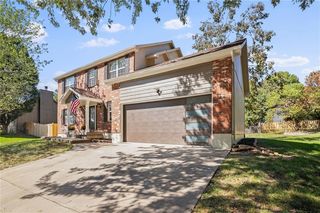 705 NE Bright Ln, Blue Springs, MO 64014