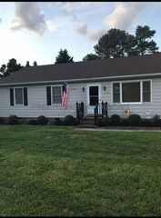 7110 Claybird Ln, Mechanicsville, VA 23111