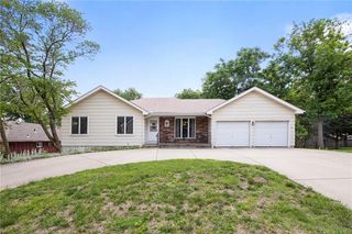 14221 W  67th St, Shawnee, KS 66216