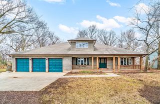 925 Kensey Ct, Plano, IL 60545
