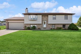8568 Taney St, Merrillville, IN 46410