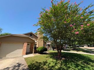 9210 Crescent Moon Dr, Houston, TX 77064