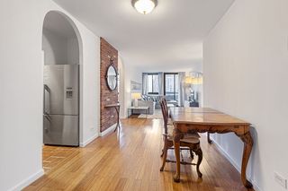 347 W  57th St #22A, New York, NY 10019