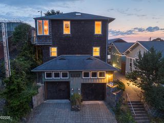 225 NW Brook St #A, Newport, OR 97365