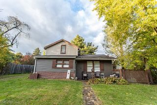 412 5th St, Niles, OH 44446