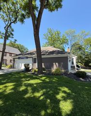 904 Bluffway Dr #902, Columbus, OH 43235