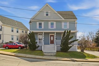 22 Summer St, Newport, RI 02840