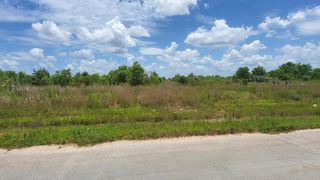 606 Road 5702, Cleveland, TX 77327