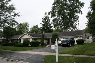240 Oak St, Frankfort, IL 60423