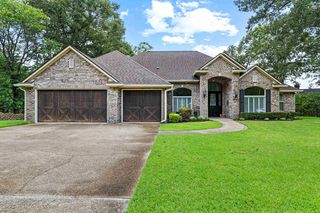 1020 Shadowood Dr, Marshall, TX 75672