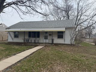 26700 Grandmont St, Roseville, MI 48066