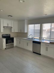 4713 Laguna West Way, Elk Grove, CA 95758