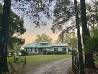 12 Medders Ln, Seabrook, SC 29940