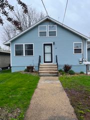 407 E  Exchange St #A, Sycamore, IL 60178