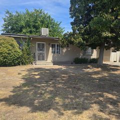 2127 E  Sussex Way, Fresno, CA 93726